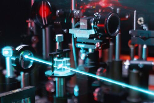 激光設(shè)備的工作原理，基本原理介紹！